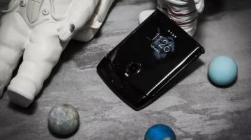 Moto Razr 2019体验测评：折叠屏与刀锋翻盖设计结合，值得买吗？