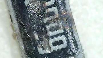 电阻只看额定功率就行了么？电阻的额定电压有什么用？电压超标功率未超标也不能使用！